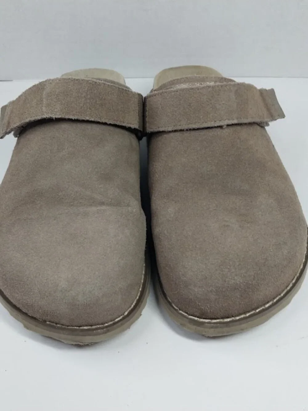 Cushionaire Womens Size 9 Boulder Genuine Suede Memory Foam Swivel Strap Clogs - Picture 2 of 13